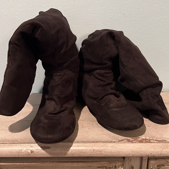 Report Makee tall Black Vegan Boot - Picture 7 of 16